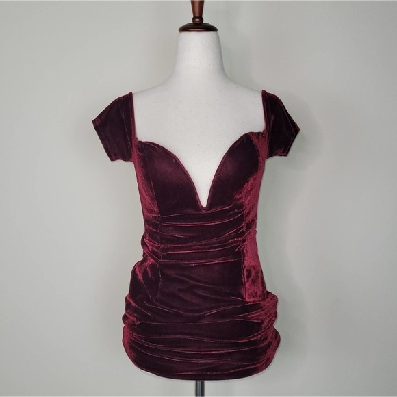Tobi Tops - [SOLD]MAROON Velvet Blouse Medium Short-Sleeved Sweetheart Neckline Empire Waist